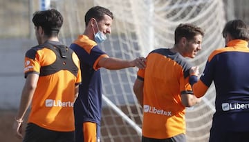 JAVI GRACIA HA ESTADO MUY CERCANO CON SUS FUTBOLISTAS DESDE QUE HIZO OFICIAL SU CONTINUIDAD EN EL CLUB.