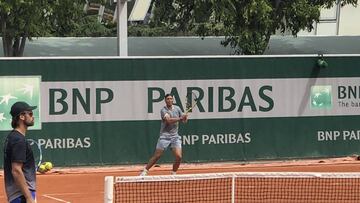 Nadal se prueba con Lajovic y debutará a las 13:00 este lunes