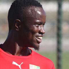 Cissé luce felicidad con Guinea