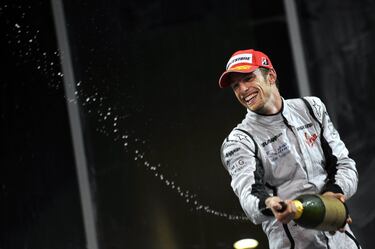 Fue el último año con el sistema de puntuación antiguo en el que se repartían menos puntos, pero los suficientes para que Button se proclamase campeón en la carrera anterior de Brasil gracias a su gran primera mitad de año con el Brawn GP. Vettel ganó para ser subcampeón. 
