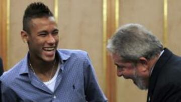 <b>CON LULA. </b>Neymar es la estrella de Brasil por encima de jugadores como Robinho, Pato o Kaká.