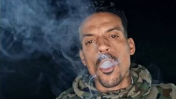 Matt Barnes fuman un porro de marihuana.