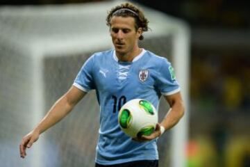 Diego Forlán disputó 112 duelos en su paso por la selección de Uruguay.