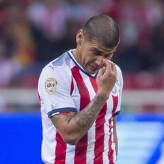 Chivas pierde contra Monarcas con autogol de último minuto