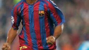 <B>A LA VENTA.</B> Sólo se han creado dos pares de estas zapatillas para Ronaldinho, aunque a partir del 15 de octubre estará disponible en todo el mundo un número limitado sin el oro auténtico