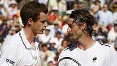 El escocés Andy Murray, el número 3 del mundo, mantuvo hoy vivas las ilusiones de todo Reino Unido al meterse por primera vez en las semifinales de Wimbledon tras borrar en 3 sets en la pista Central (7-5, 6-3 y 6-2) al español Juan Carlos Ferrero en una hora y 41 minutos.