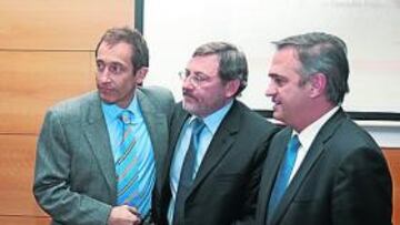 <b>CONTRA EL FRAUDE. </b>Javier Zuriarrain, José Luis Lorente, Jaime Lissavetzky y José Luis Astiazarán, ayer.