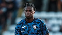 Duván Zapata en un partido de Atalanta.