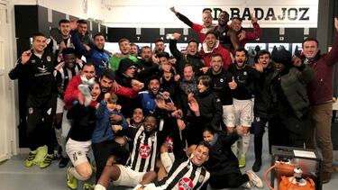 El Badajoz celebra su clasificación ante el Eibar.