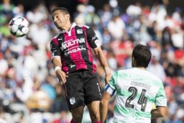 Chivas, Monterrey, América, Querétaro y Necaxa utilizaron el color rosa en su uniforme para apoyar el mes del cáncer de mama.