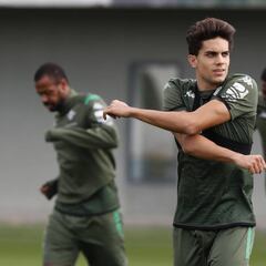 Multiusos Bartra hace de defensa, lateral, medio... y no se queja