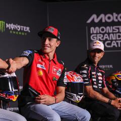 Acosta emocionó a Márquez y se dieron la mano