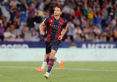 Soldado llegó al Levante en la recta final de su carrera. El 28 de junio de 2021 el Levante U. D. anunció su fichaje por dos años. Su etapa en el club fue marcada por las continuas lesiones musculares que le impedían jugar con regularidad. En ese tiempo consiguió once goles en 51 partidos y dejó el club en junio de 2023 al expirar su contrato. Entonces optó por poner fin a su carrera.