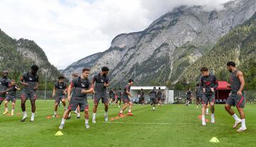 El Liverpool lleva ya está preparando la próxima temporada, en la que intentará renovar su título liguero
y un nuevo asalto a la Champions. Para afrontar esos retos se ha concentrado en Salzburgo, la ciudad natal de
Mozart.