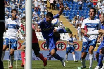 La U visitó San Carlos de Apoquindo el 23 de marzo de 2014, y a pesar de tener un pobre semestre, los azules ganaron 3-0 de la mano del delantero, que metió dos goles para ser la gran figura. 