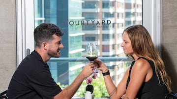 Cenas, música y escapadas: así celebran los hoteles de Santiago el Día de los Enamorados