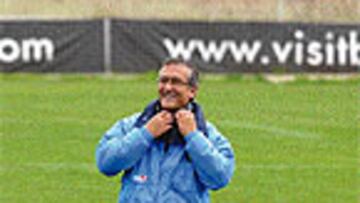 El técnico vuelve a Vallecas