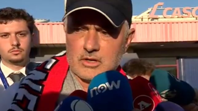 Mourinho dice que el Benfica le ha ofrecido ser entrenador y que está interesado