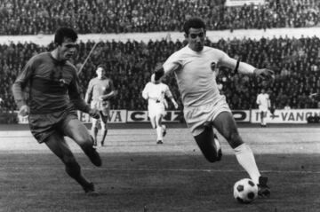 114 con el Betis y 106 con el Valencia. Jugó cinco temporadas con los béticos, en las que marcó 54 goles. Con el Valencia estuvo otras cinco temporadas. Marcó 34 goles y levantó la Copa del Generalísimo en 1966-67 y la Liga en 1970-71.