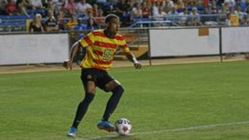 Pinho jugando con los Strikers.