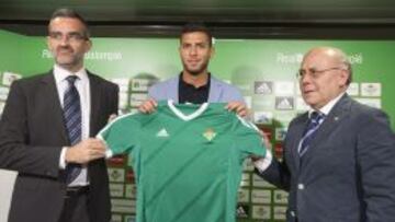 Tarek, entre Macià y Ollero.