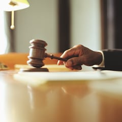 Se cae por las escaleras, la comunidad de propietarios alega ‘embriaguez’ y la Justicia da la razón al vecino con un millón de euros