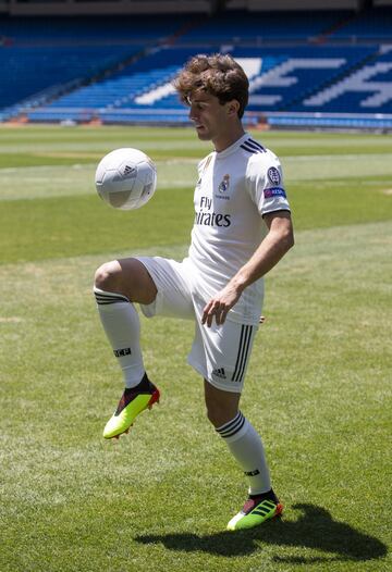 The Spanish international right-back, who joins Los Blancos from Real Sociedad, was presented at the Bernabéu on Wednesday.