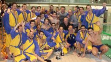 El Barceloneta celebra el título de Liga.