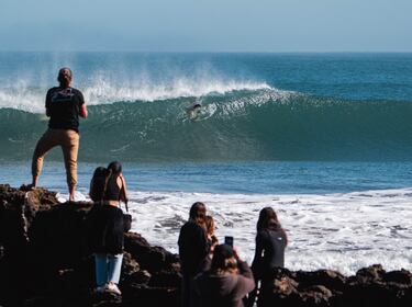 La competencia de surf que paraliza a Chile: olas perfectas y un panorama familiar imperdible