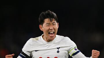 Heung-min Son, jugador del Tottenham, celebra el gol anotado ante el Crystal Palace.
