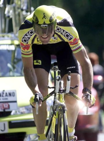 Abraham Olano durante el Giro de Italia de 2001 en el que acabó segundo.