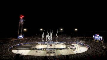 Imagen del partido entre los Colorado Avalanche y Los Angels Kings en el Falcon Stadium de Colorado Springs, Colorado.