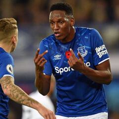 Con Yerry Mina, Everton vuelve al triunfo en Premier League