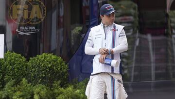 Felipe Massa en el paddock de M¨®naco.