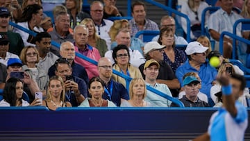 MASON, OHIO - AUGUST 17: Fans watch as Novak Djokovic of Serbia serves to Gael Monfils of France during their match at the Western & Southern Open at Lindner Family Tennis Center on August 17, 2023 in Mason, Ohio.   Aaron Doster/Getty Images/AFP (Photo by Aaron Doster / GETTY IMAGES NORTH AMERICA / Getty Images via AFP)