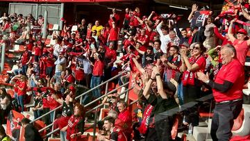 La afición del Mirandés sigue creciendo
