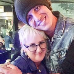 David Luiz sorprende a una fan del Chelsea en su cumpleaños