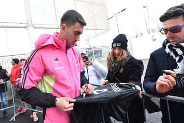 Benzema exposes Real Madrid’s need to sign a new striker