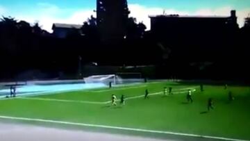 Delantera del Campanil brill車 con este gol "maradoniano"