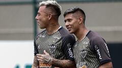 Sampaoli sonríe: Eduardo Vargas superó el Covid-19