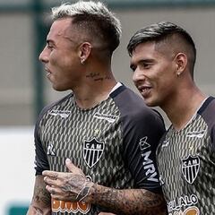 Sampaoli sonríe: Eduardo Vargas superó el Covid-19