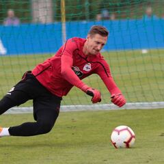 Tras romper con Dimitrievski, el Málaga aprieta por el polaco Tyton