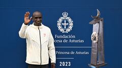 Eliud Kipchoge, a su llegada a Oviedo.