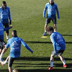 El Madrid, en el alambre, y Chukwueze, en la pasarela