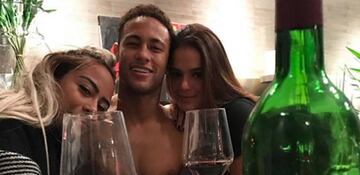Neymar junto a su hermana y su novia.
