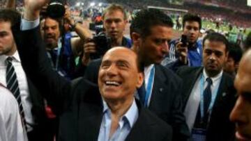 D&Iacute;AS DE VINO Y ROSAS. Silvio Berlusconi en sus mejores d&iacute;as como presidente del Mil&aacute;n.
 