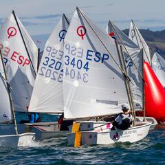 Los representantes de la Escuela de Vela José Luis de Ugarte cierran el año en el Abra