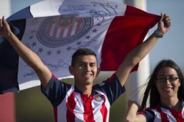 El color del Clásico Nacional; gran ambiente en Zapopan