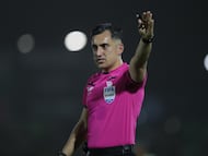Referee Ismael Rosario Lopez during the 1st round match between FC Juarez and America as part of the Liga BBVA MX, Torneo Apertura 2025 at Olimpico Benito Juarez Stadium, on July 11, 2025 in Ciudad Juarez, Chihuahua, Mexico