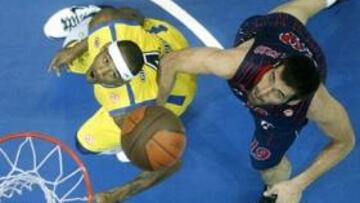 <b>PROKOM 73 - CAJA LABORAL 80</b>. Bobby Brown y San Emeterio.